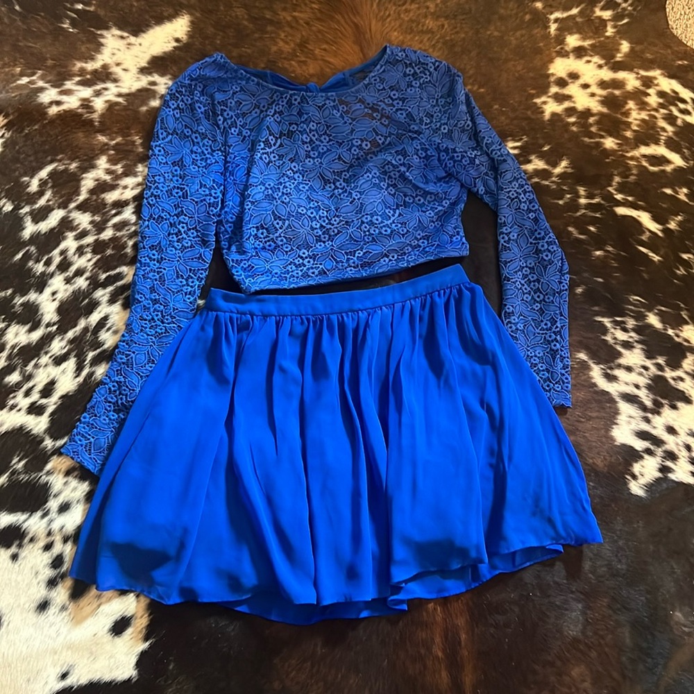 Blue homecoming/prom dress size 13 fit more like a 10